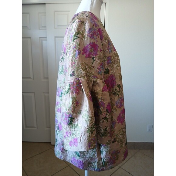 Tuckernuck Floral Jacquard Bell Sleeve Blouse Beige Pink Green Top Size Large - Picture 5 of 16